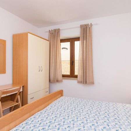 Apartmani Pina Krk Town Bagian luar foto