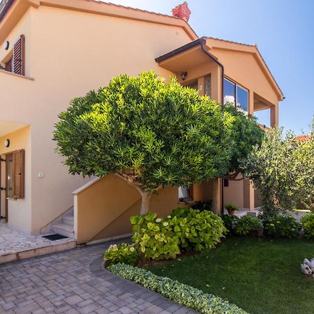 Apartmani Pina Krk Town Bagian luar foto