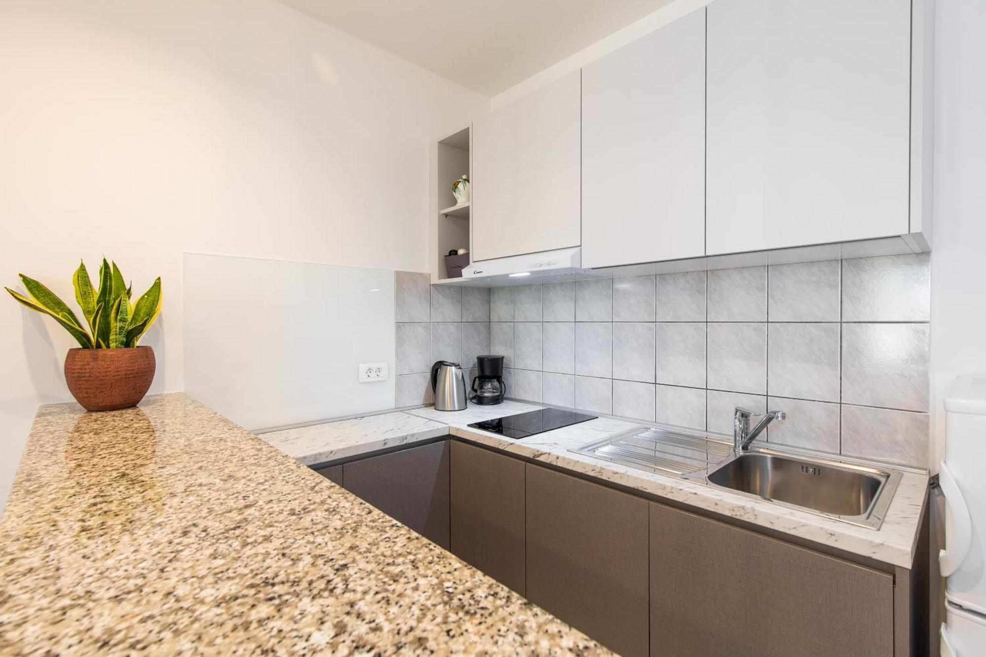 Apartmani Pina Krk Town Bagian luar foto