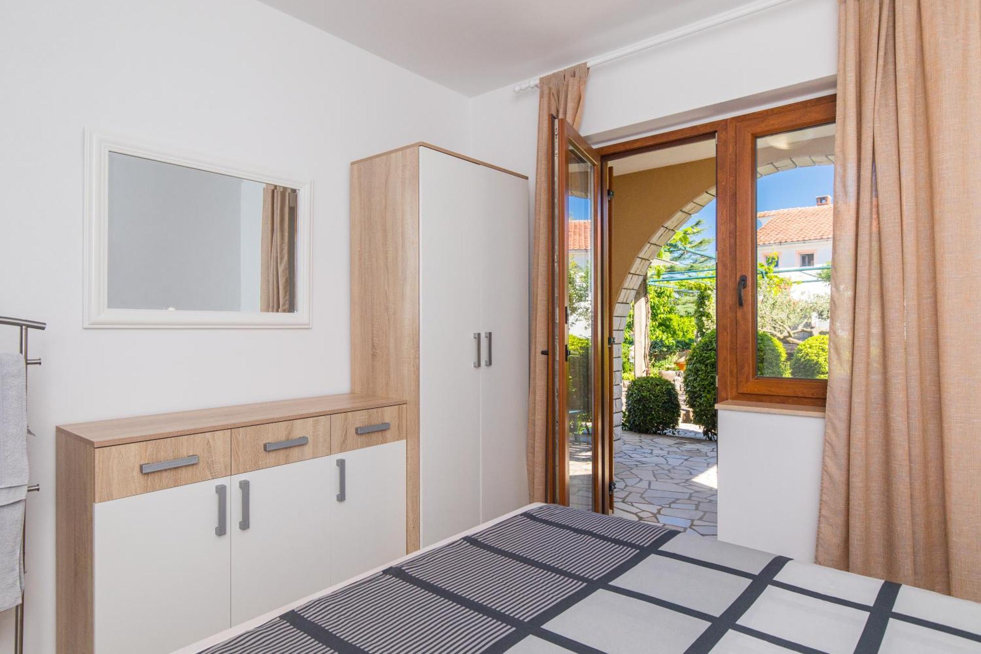 Apartmani Pina Krk Town Bagian luar foto