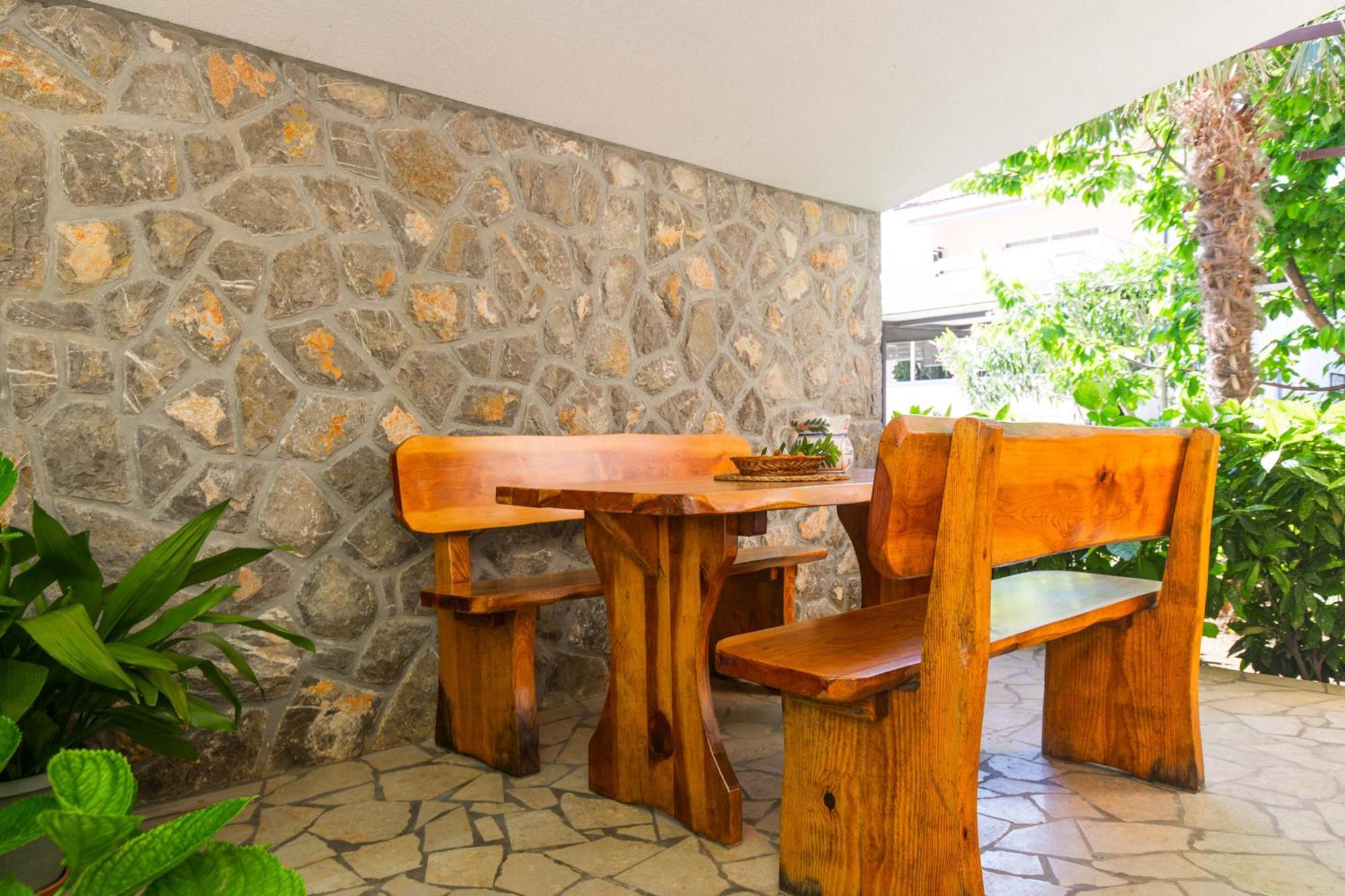 Apartmani Pina Krk Town Bagian luar foto