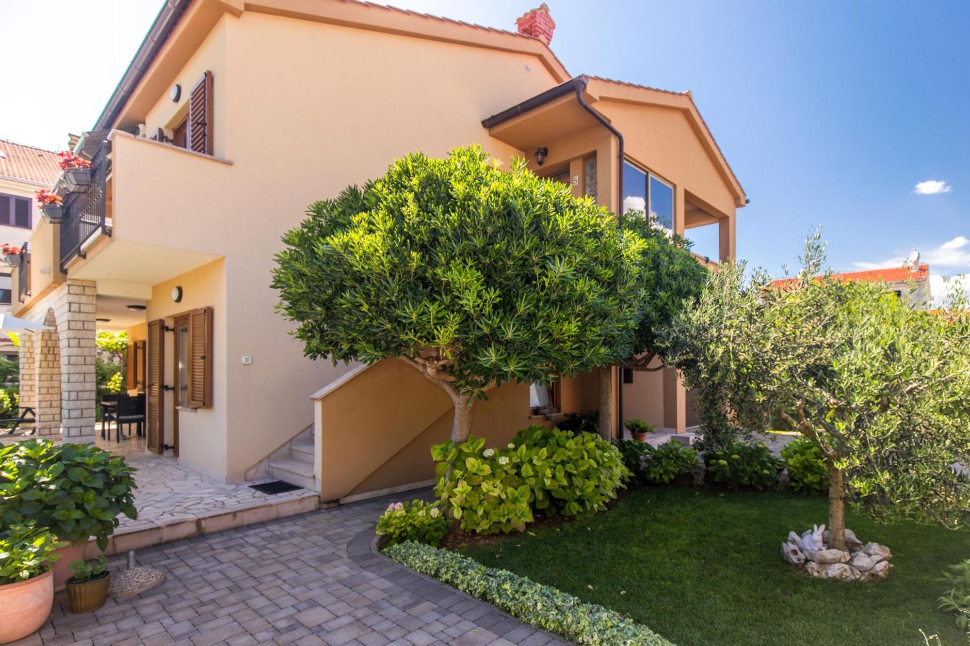 Apartmani Pina Krk Town Bagian luar foto