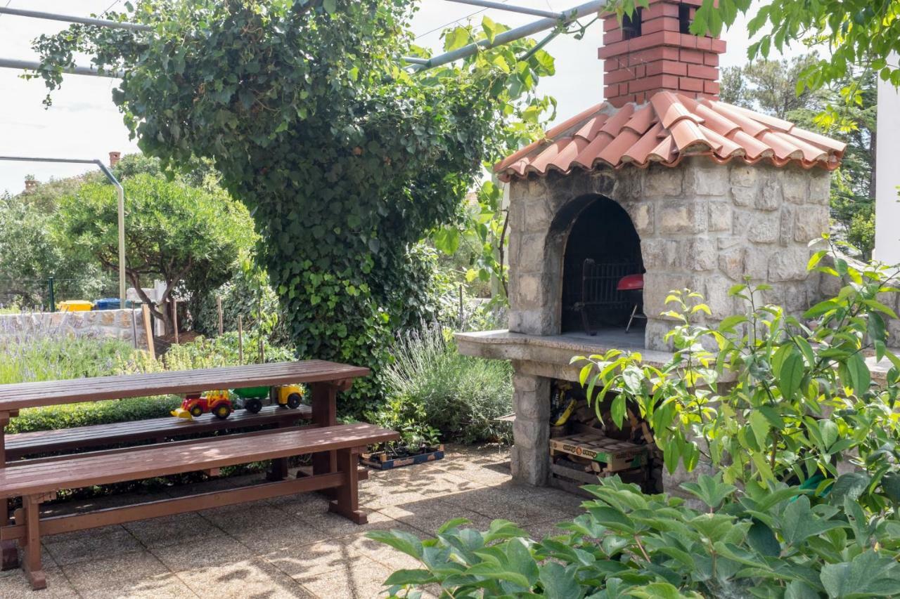 Apartmani Pina Krk Town Bagian luar foto