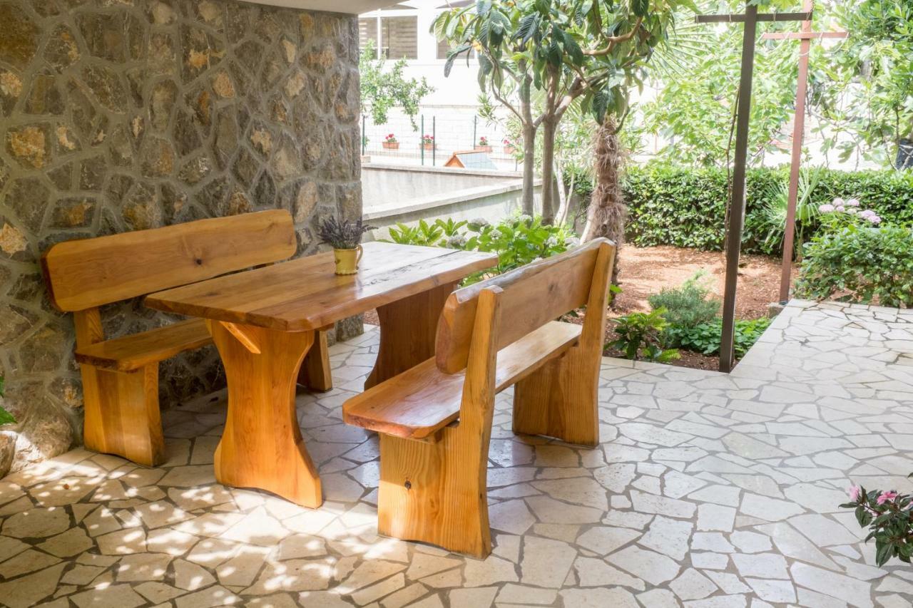 Apartmani Pina Krk Town Bagian luar foto